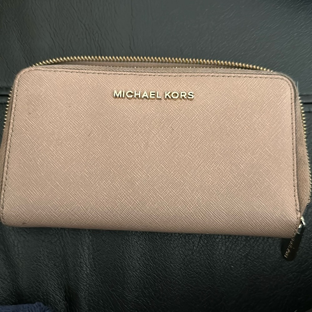 Mauve Michael Kors wallet